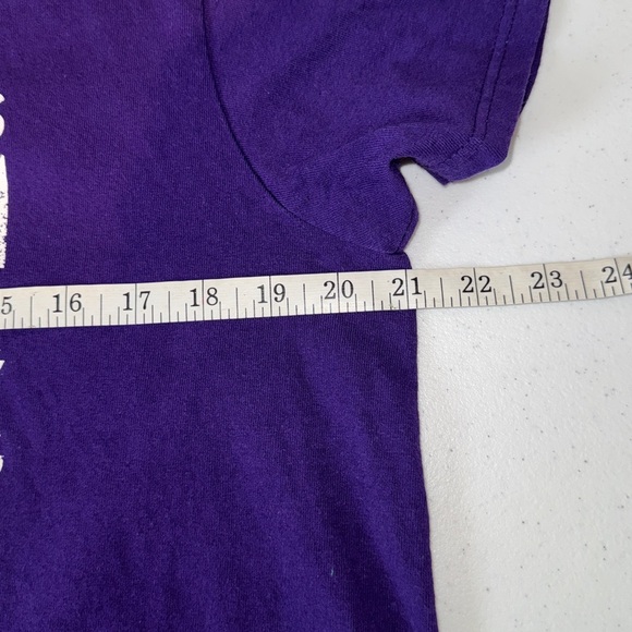 Baltimore Ravens Women’s Purple Large Tshirt - Picture 3 of 7